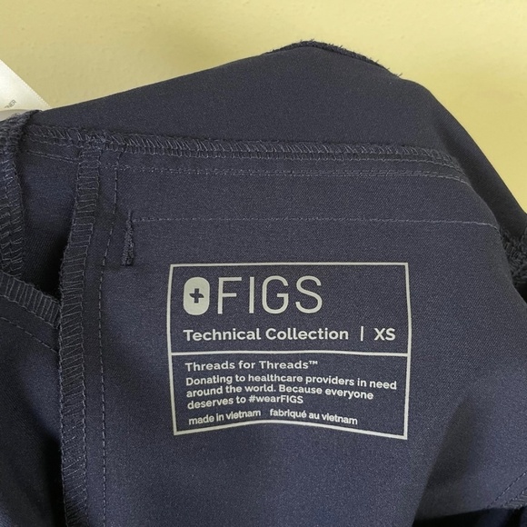 Figs Slim Axim Cargo Scrub Pants - Picture 12 of 12